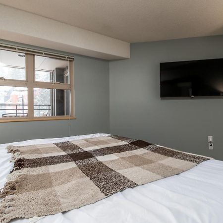Apartament Creekside Slopeside 1Br With Pool, Hot Tub, Bbq Whistler Zewnętrze zdjęcie