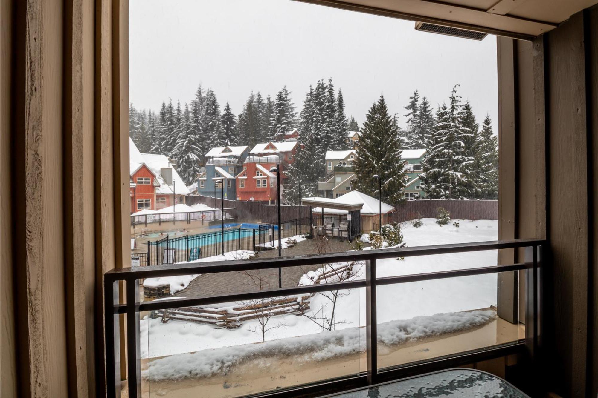 Apartament Creekside Slopeside 1Br With Pool, Hot Tub, Bbq Whistler Zewnętrze zdjęcie